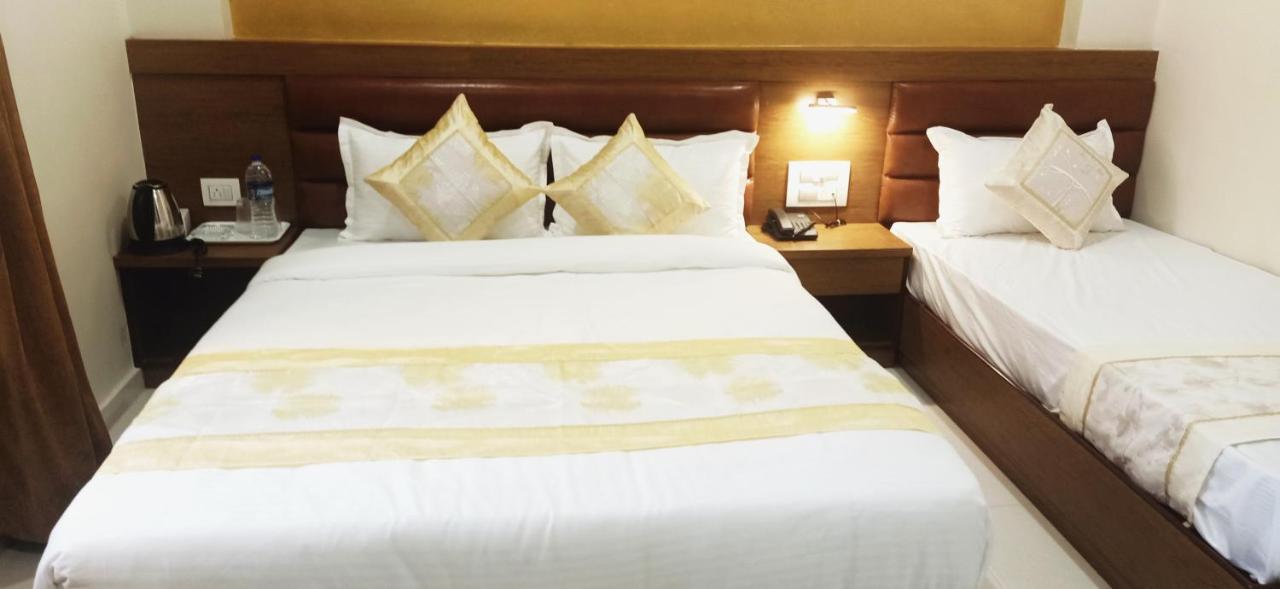 Hotel Crystal Luxury Inn- Bandra Мумбаї Екстер'єр фото